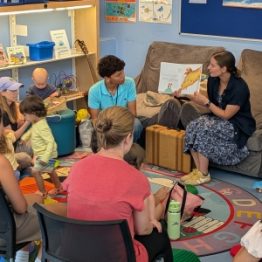 Hello/Hola/Oi! Bilingual Storytime Graphic